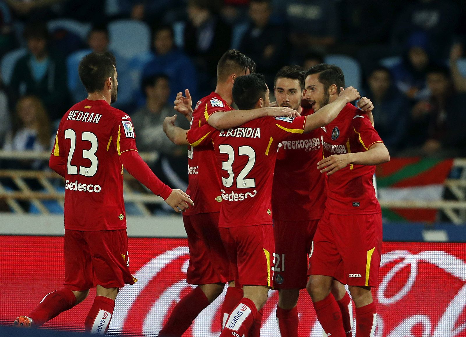 Los jugadores del Getafe celebran el gol del empate ante la Real Sociedad.