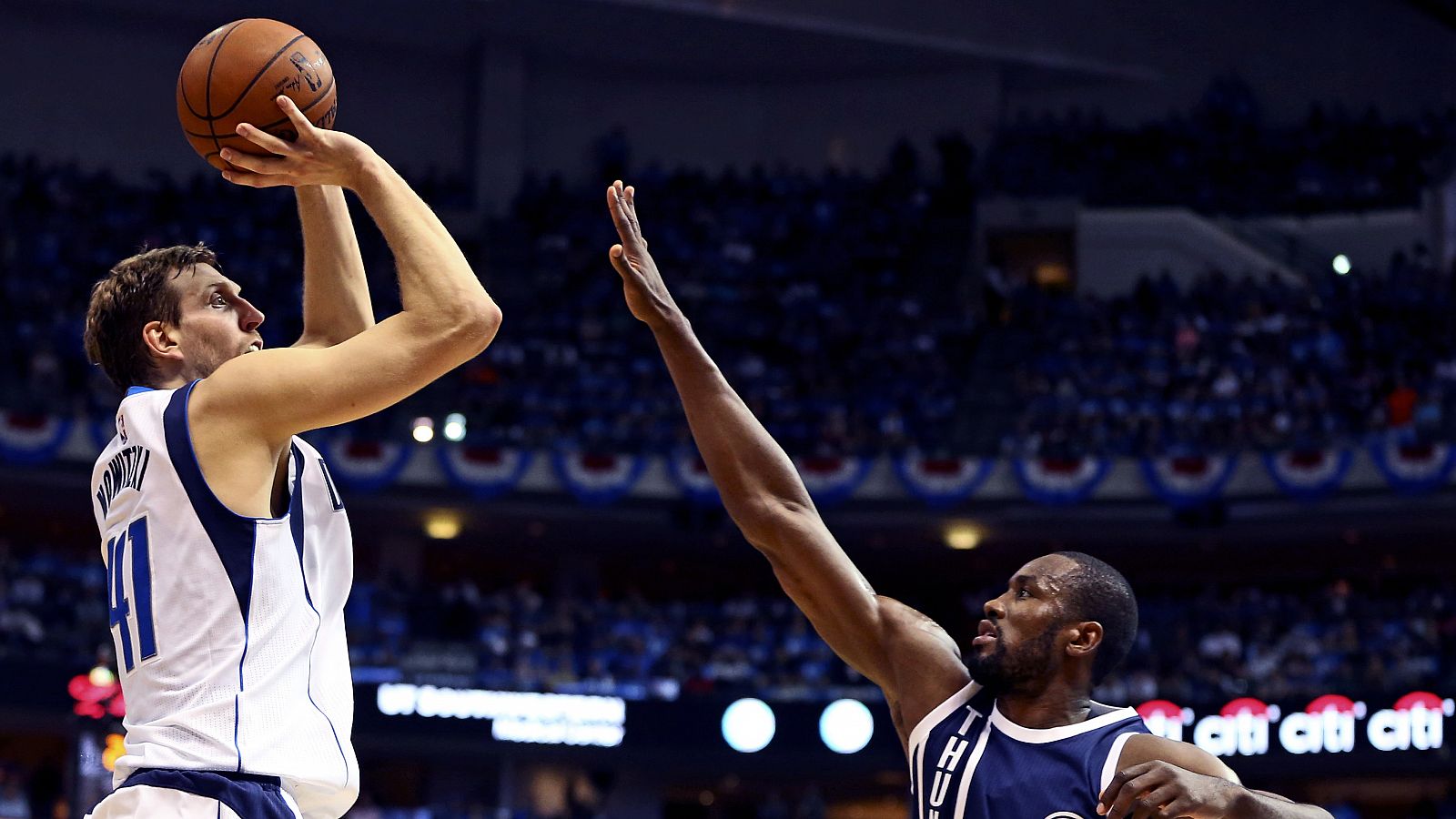 Serge Ibaka destacó en la victoria de su equipo ante Dallas