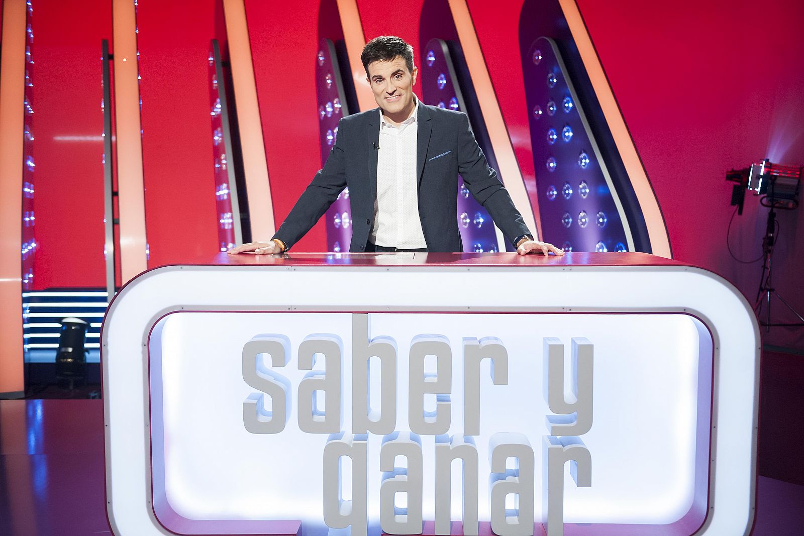 El presentador aragonés Luis Larrodera, en 'Saber y ganar'