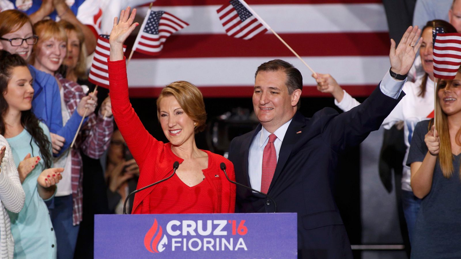 El candidato republicano a la Casa Blanca, Ted Cruz, junto a Carly Fiorina en Indiana.