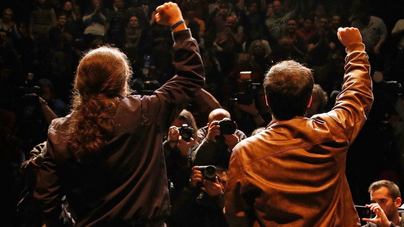 Pablo Iglesias y Alberto Garzón, en un encuentro ciudadano tras el preacuerdo electoral alcanzado por Podemos e IU para el 26J.