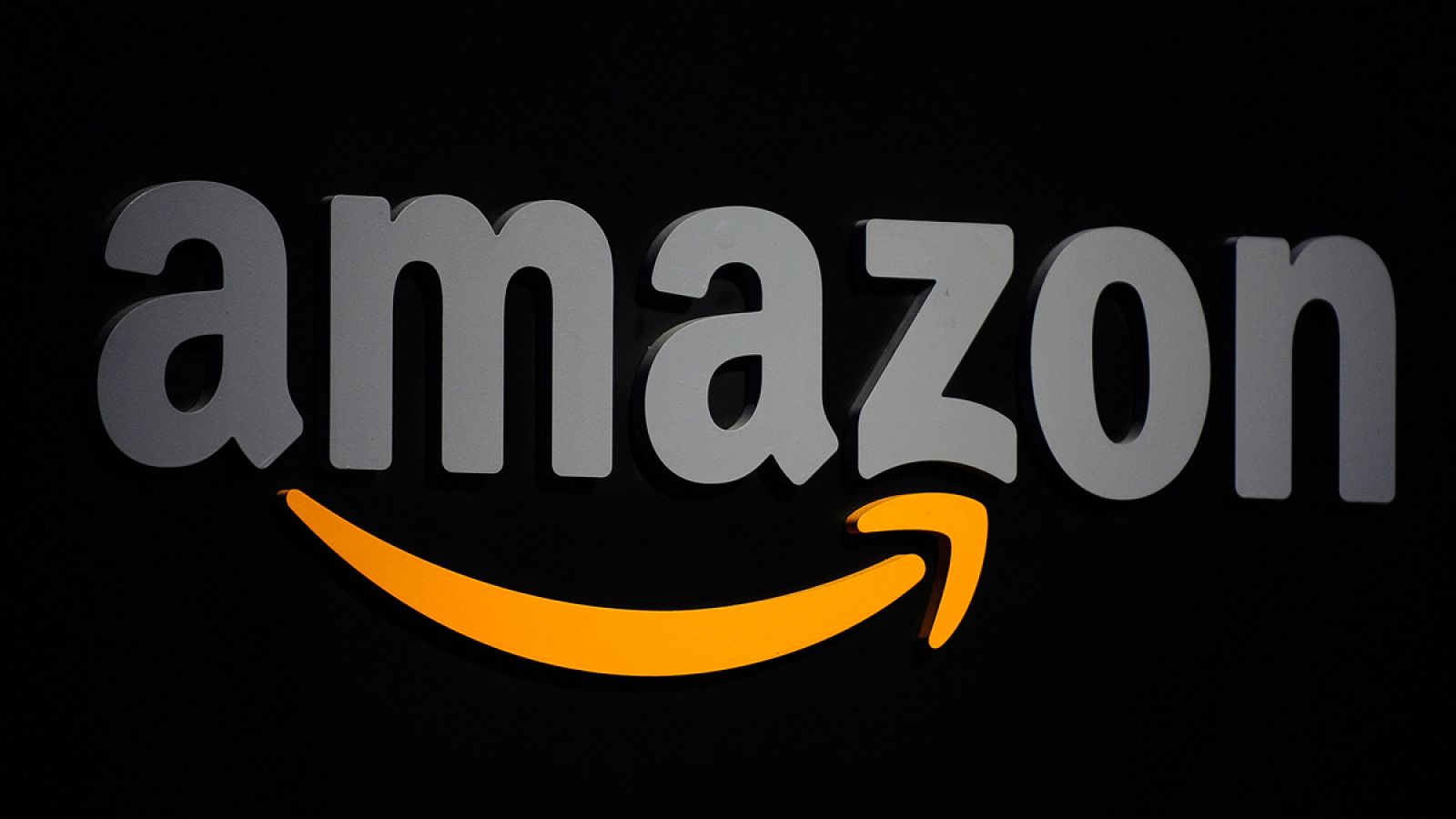 Logo de la compañía de comercio electrónico Amazon.