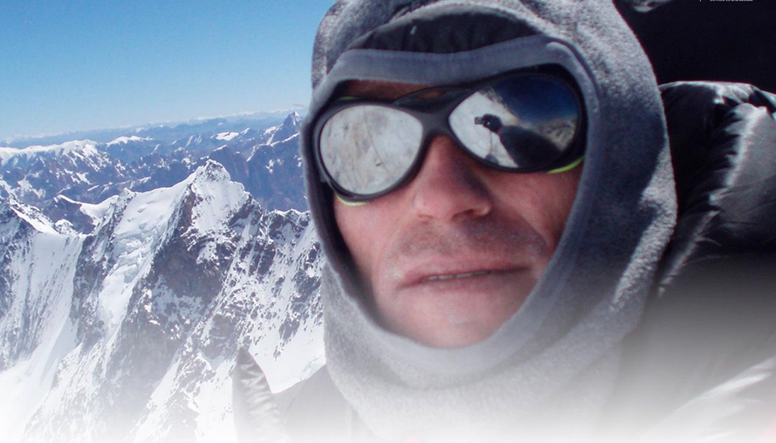 El español Alberto Zerain alcanza la cima del Dhaulagiri tras más de 10 horas de escalada.