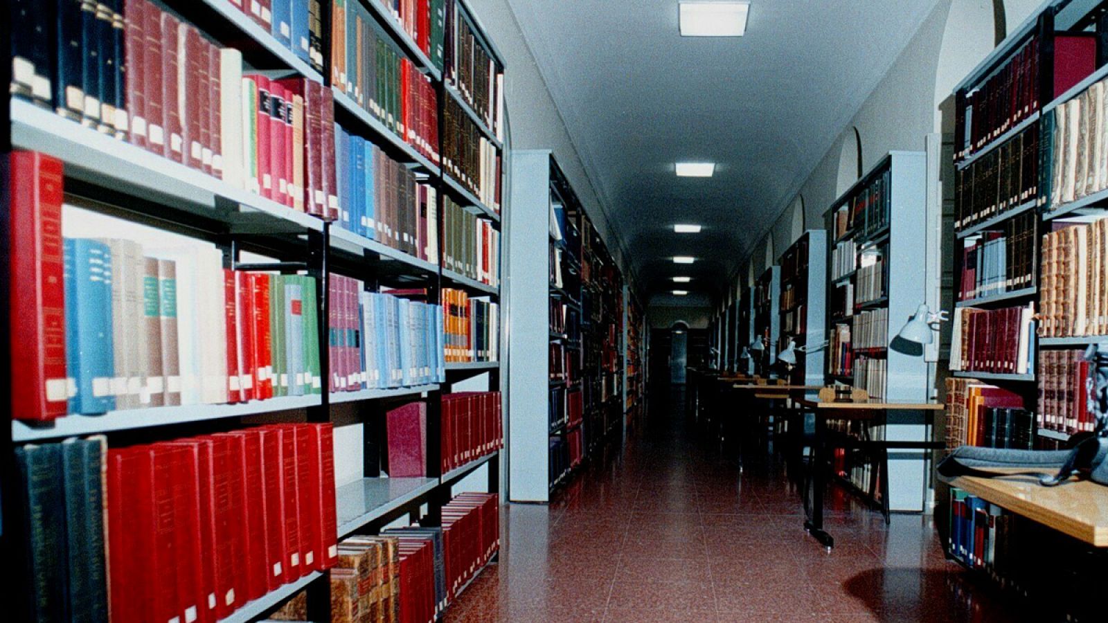 Imagen de archivo de una biblioteca.