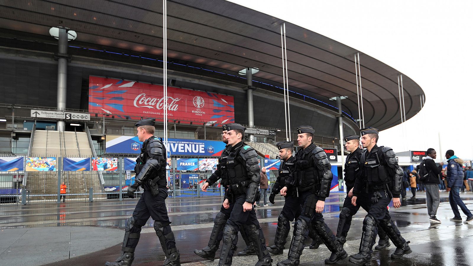 Francia blindará la Eurocopa con "más de 60.000 policías y gendarmes"