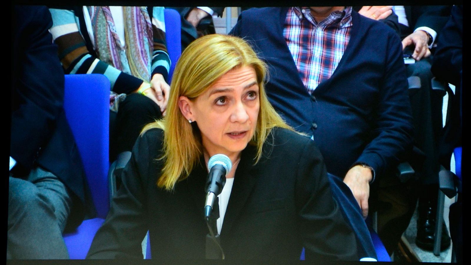 Imagen de archivo de la infanta Cristina durante su declaración como acusada en el juicio de Nóos