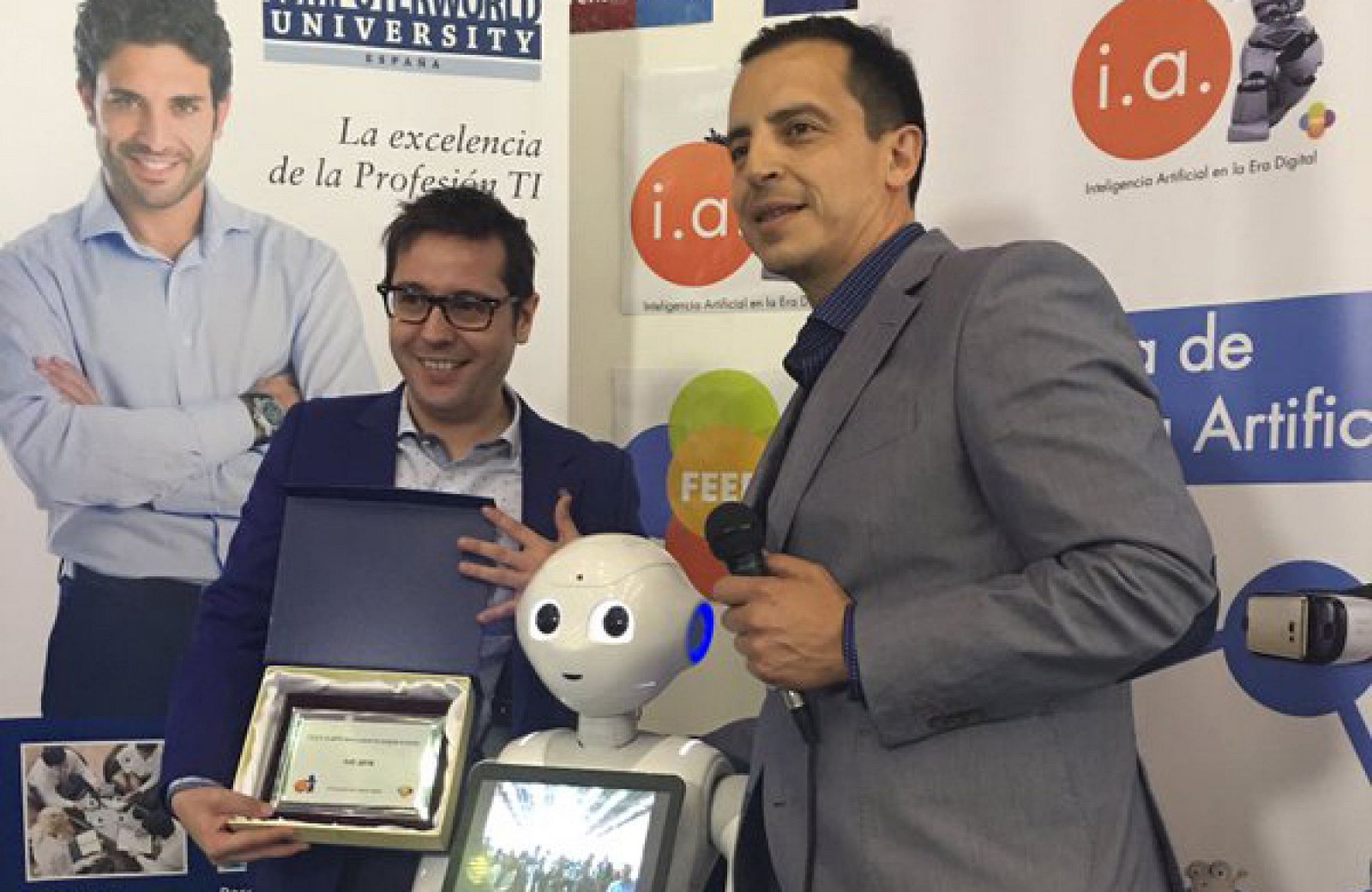 Sergio Martín con el premio I+D 2016