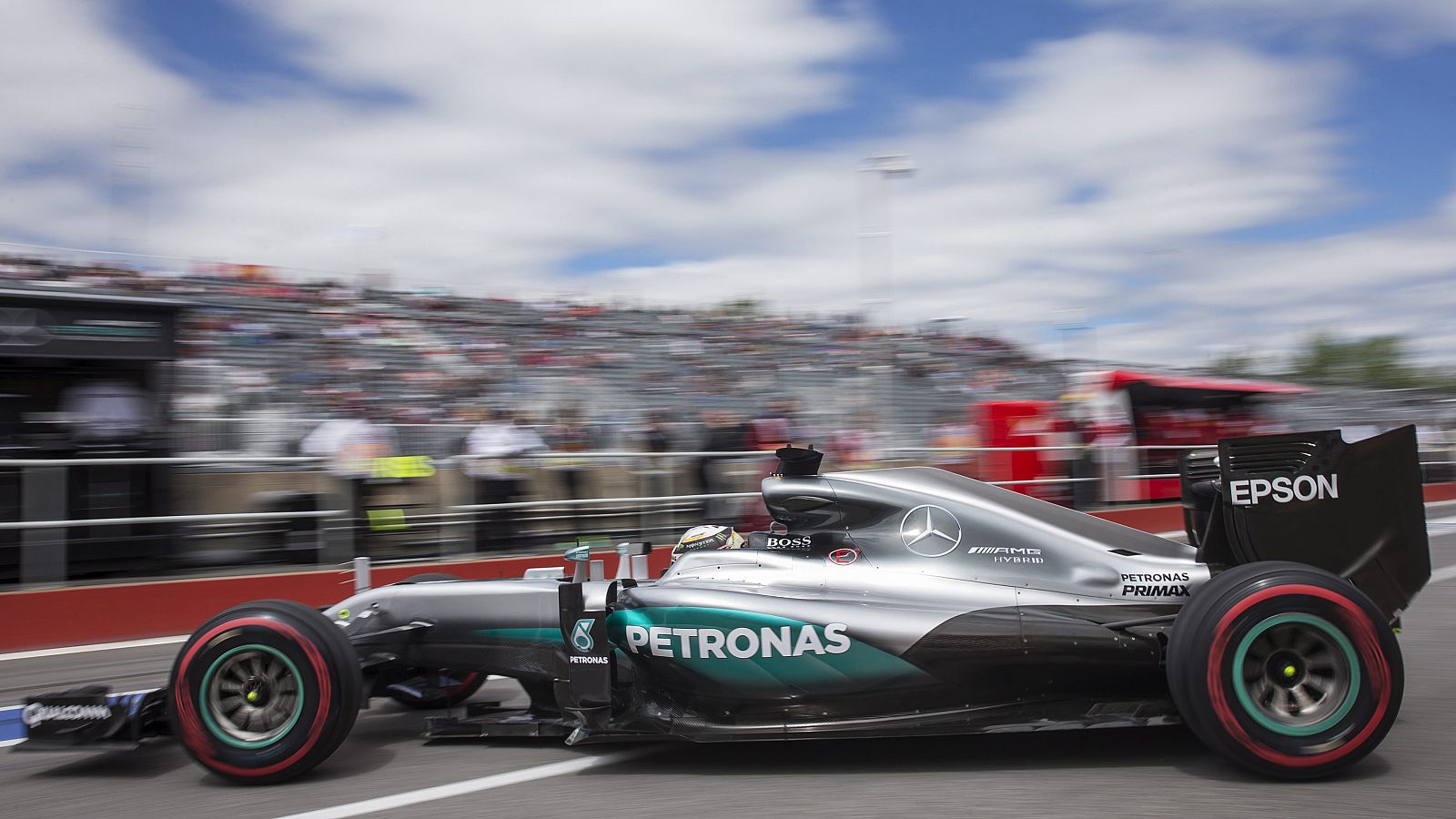 El piloto británico Lewis Hamilton (Mercedes), en los libres de Montreal