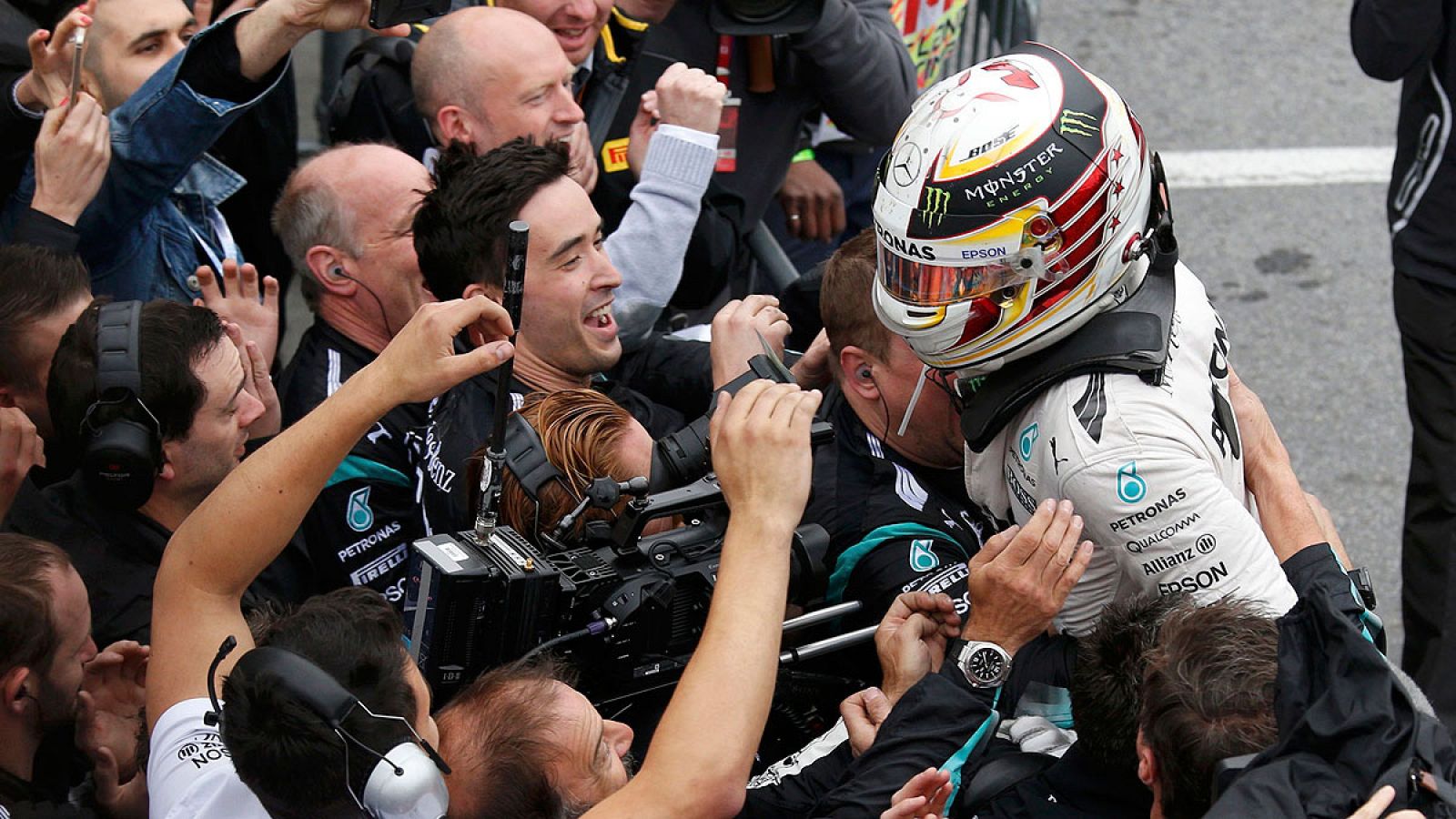 Hamilton gana en Canadá su segunda carrera seguida
