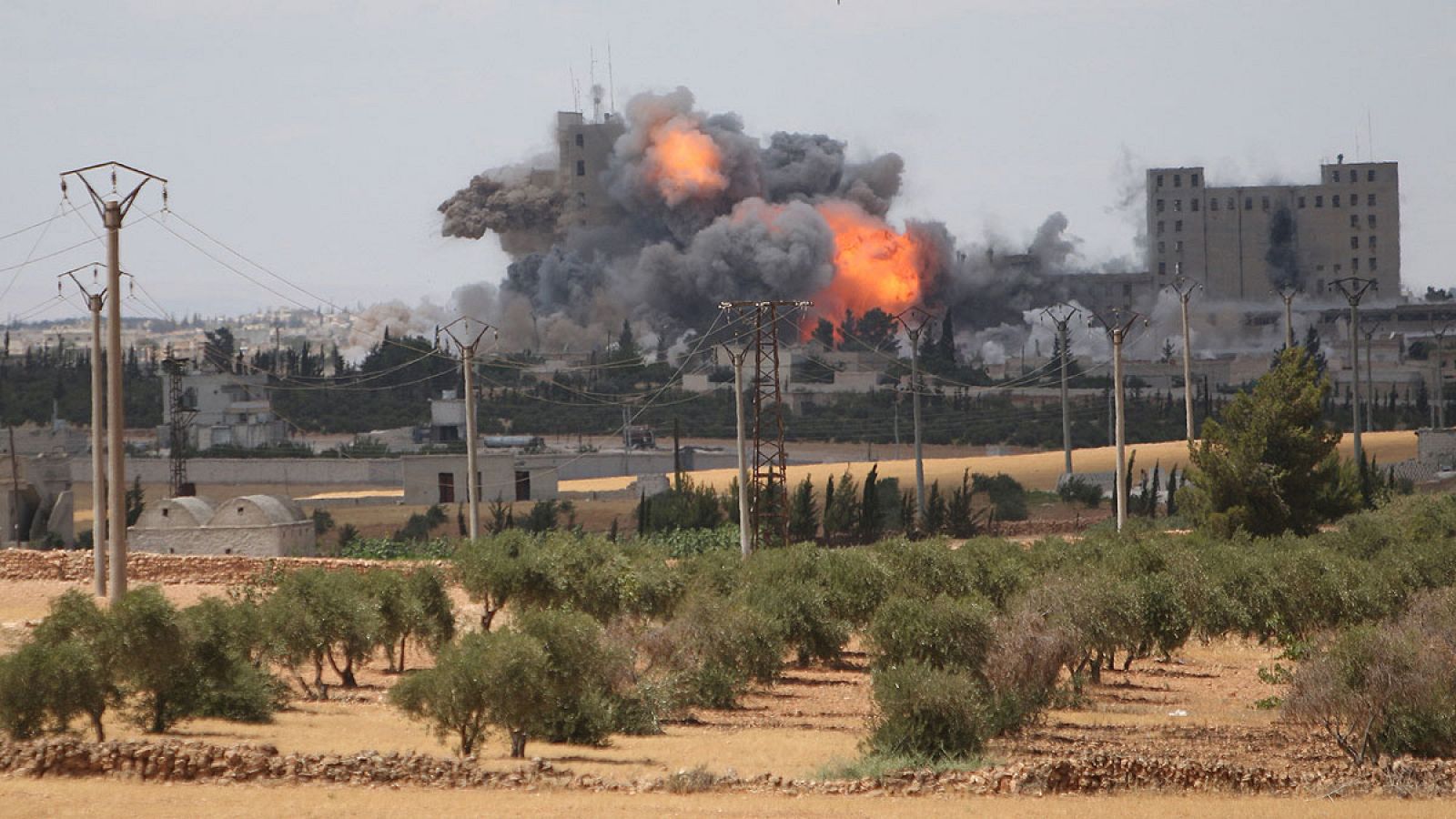 Bombardeos en Alepo en los combates entre las Fuerzas de Siria Democrática y el Estado Islámico