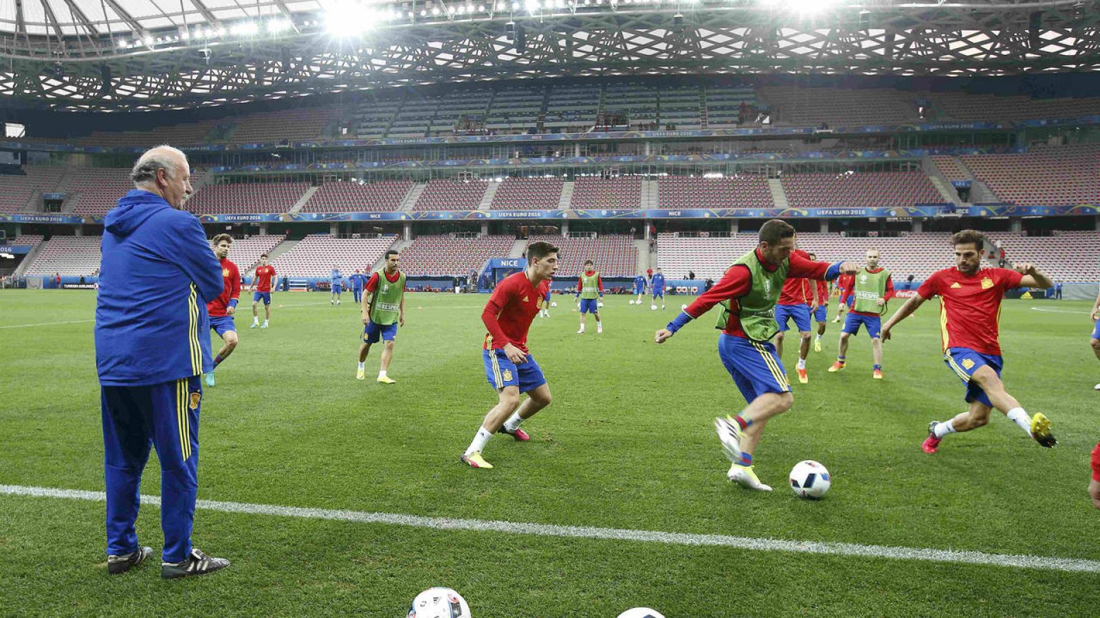 La selección española, en un entrenamiento en la Eurocopa.
