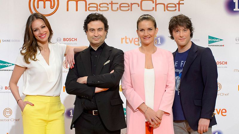 Eva González y el jurado de MasterChef