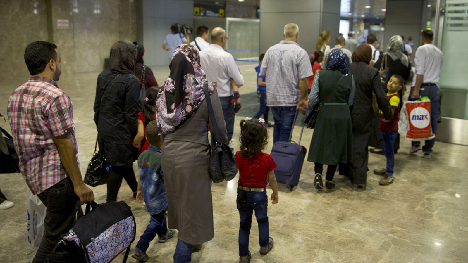 Llegada al aeropuerto Adolfo Suárez-Madrid Barajas de un grupo de 33 refugiados sirios procedentes de Lïbano