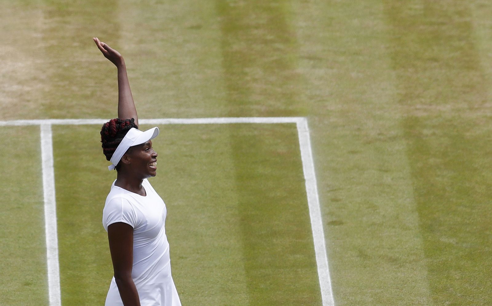 Venus Williams celebra un punto ante Shvedova