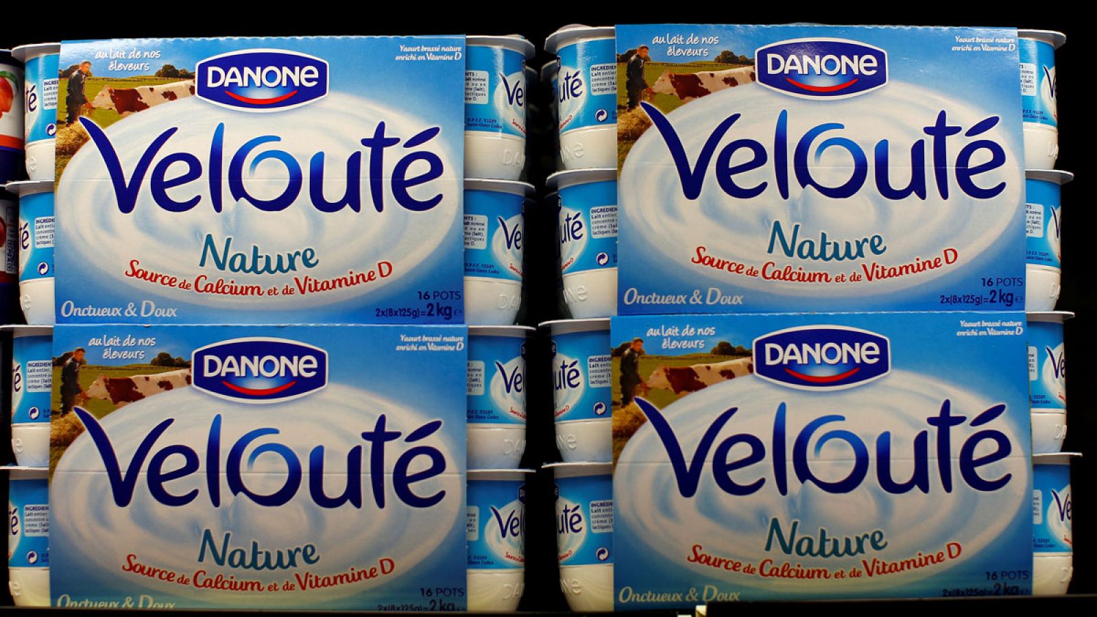 Productos de Danone en un hipermercado francés