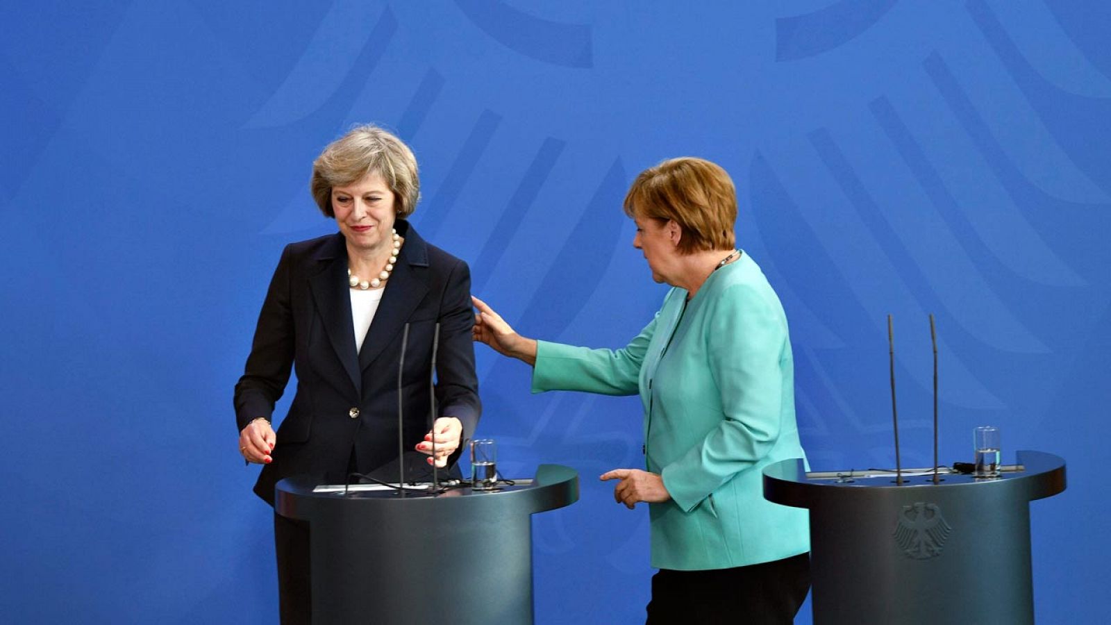 La primer ministra británica, Theresa May, y la canciller alemana, Angela Merkel, durante su reunión en Berlín