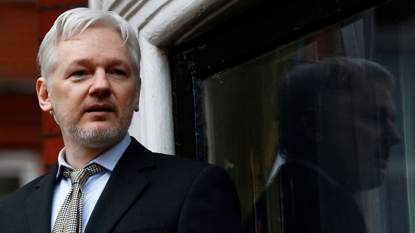 Julian Assange en la embajada ecuatoriana en Londres en una imagen de archivo