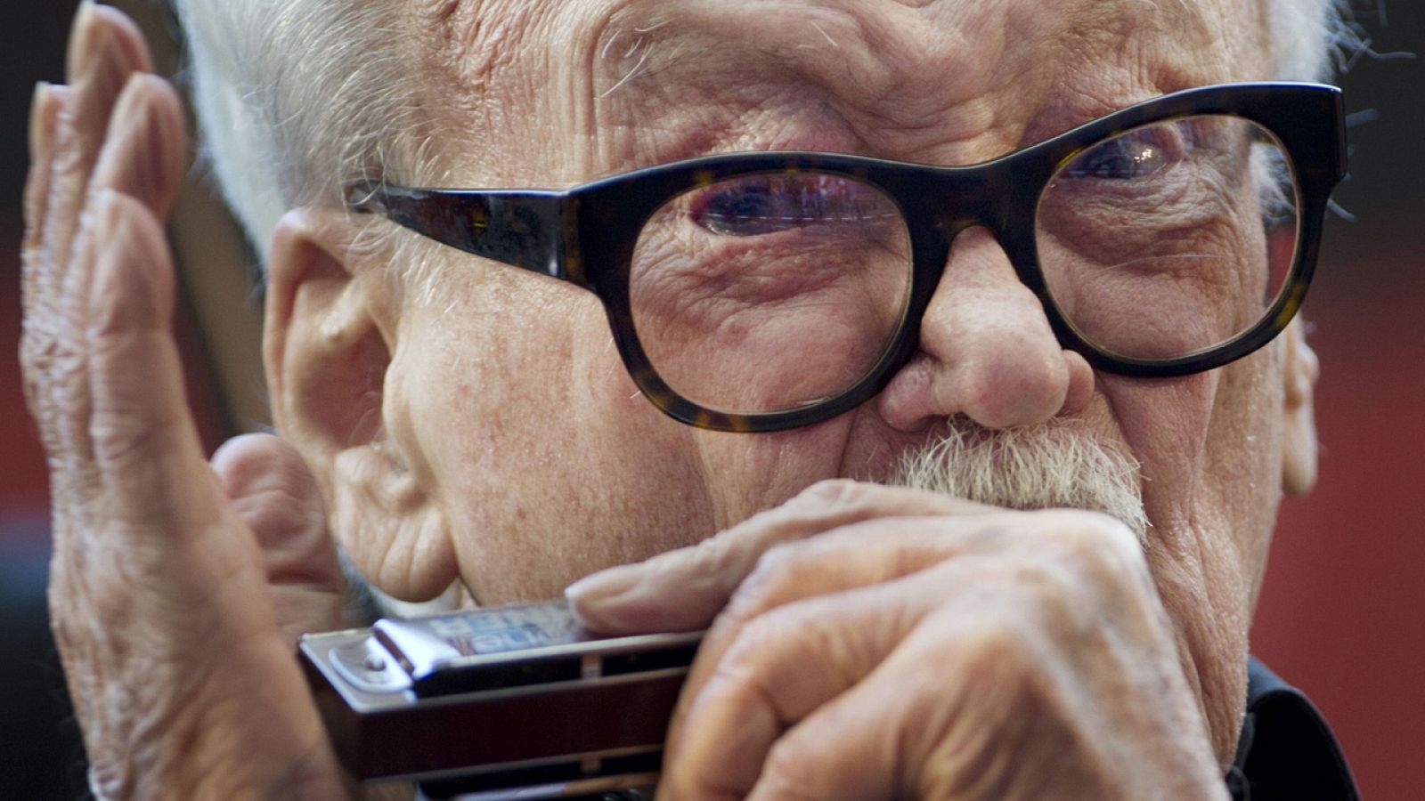 Toots Thielemans en una imagen de 2013 durante un concierto en el Amsterdam Arena