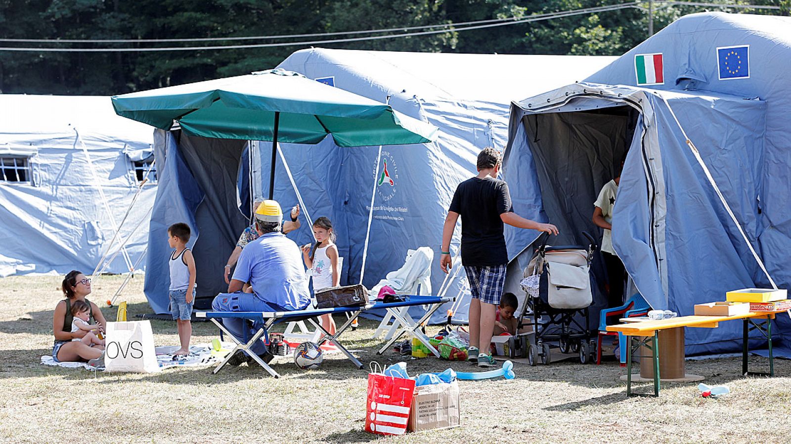 Hay 2.500 personas que viven en tiendas de campaña porque el terremoto destruyó sus hogares.