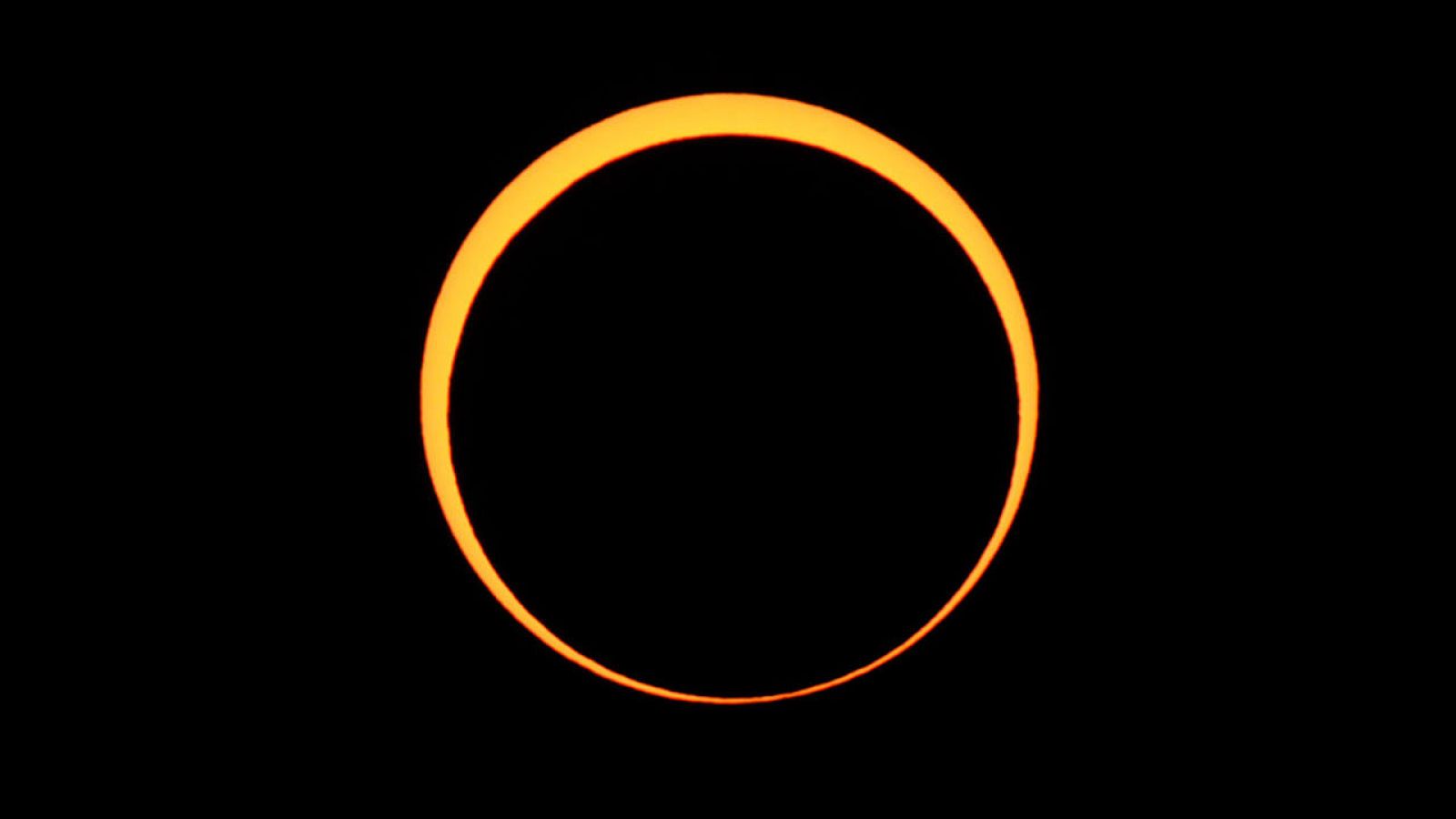 Septiembre comienza con un eclipse anular de sol, visible en Canarias