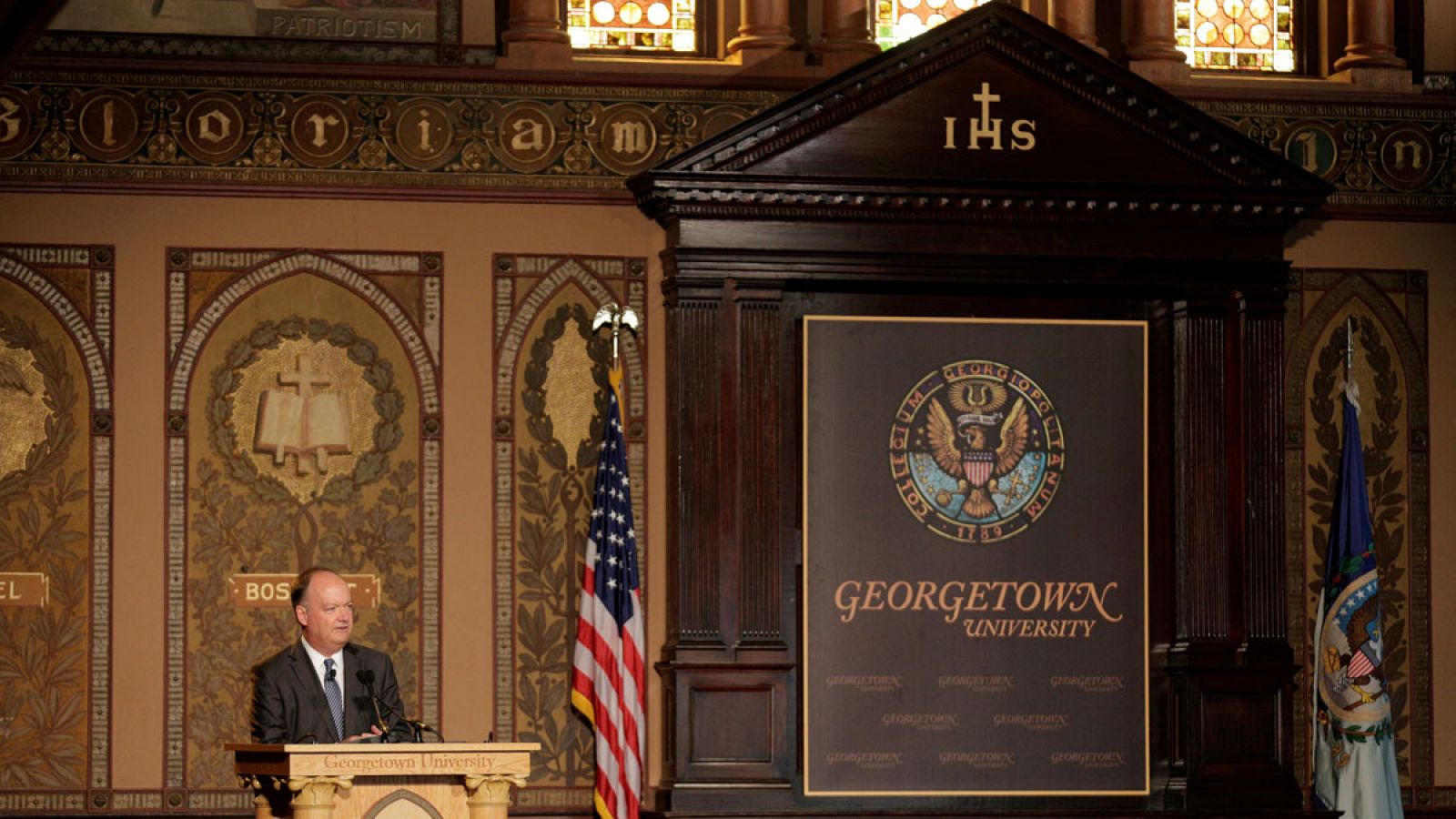 El presidente de Georgetown, John DeGioia, durante el discurso en el que ha presentado estas medidas.