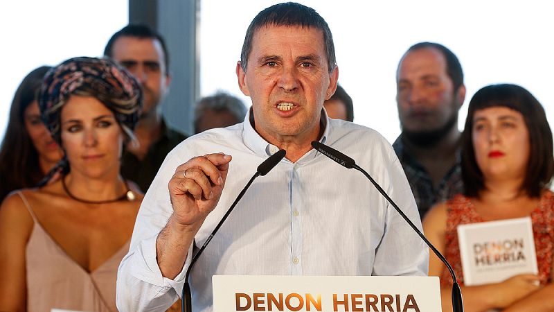 Arnaldo Otegi, durante la presentación de su propuesta política este viernes en San Sebastián.