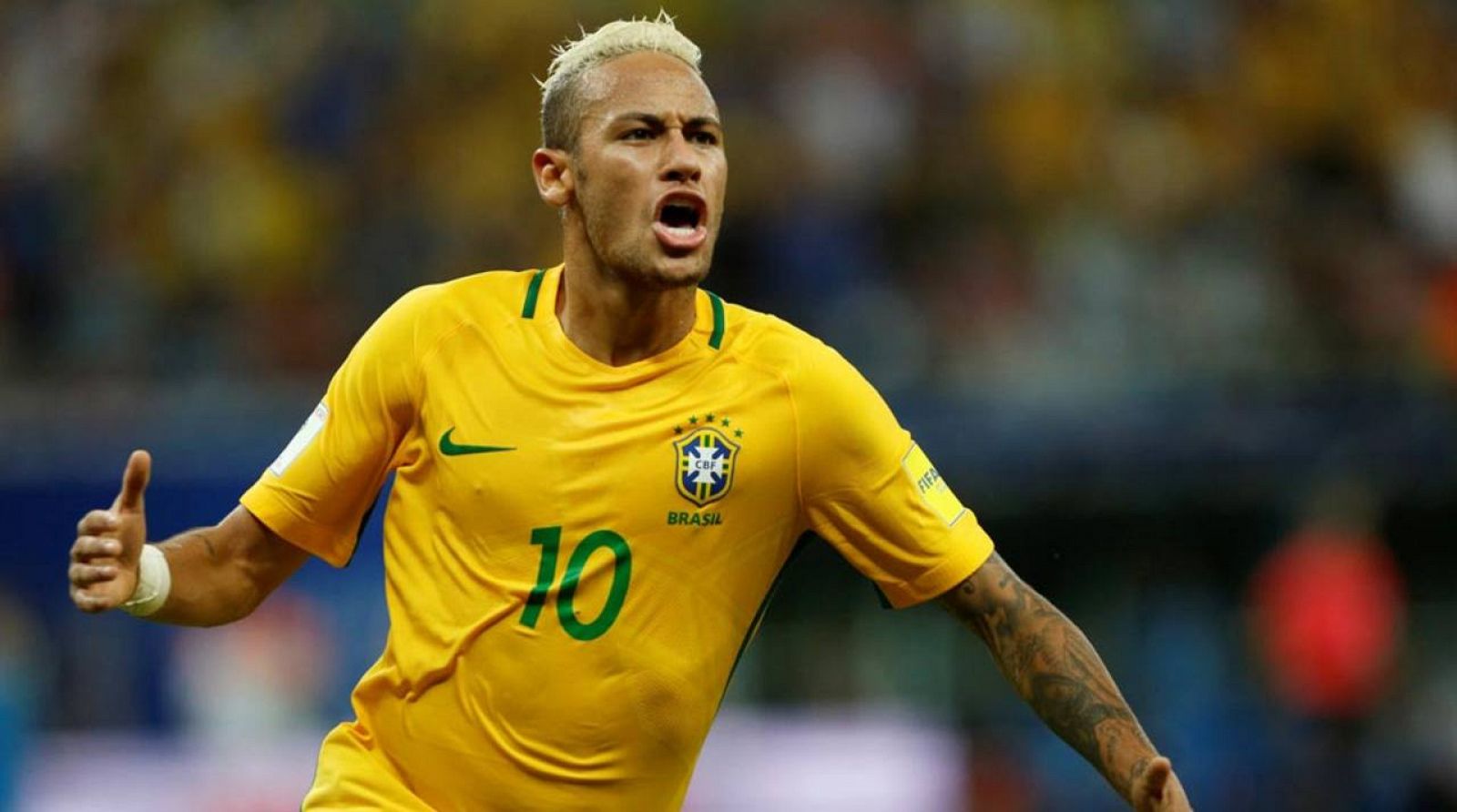 Neymar anota un gol ante Colombia