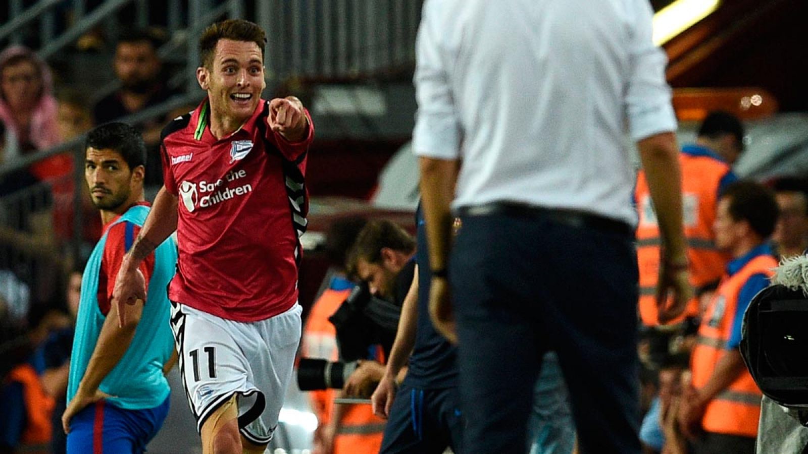 El Alavés deja mudo al Camp Nou