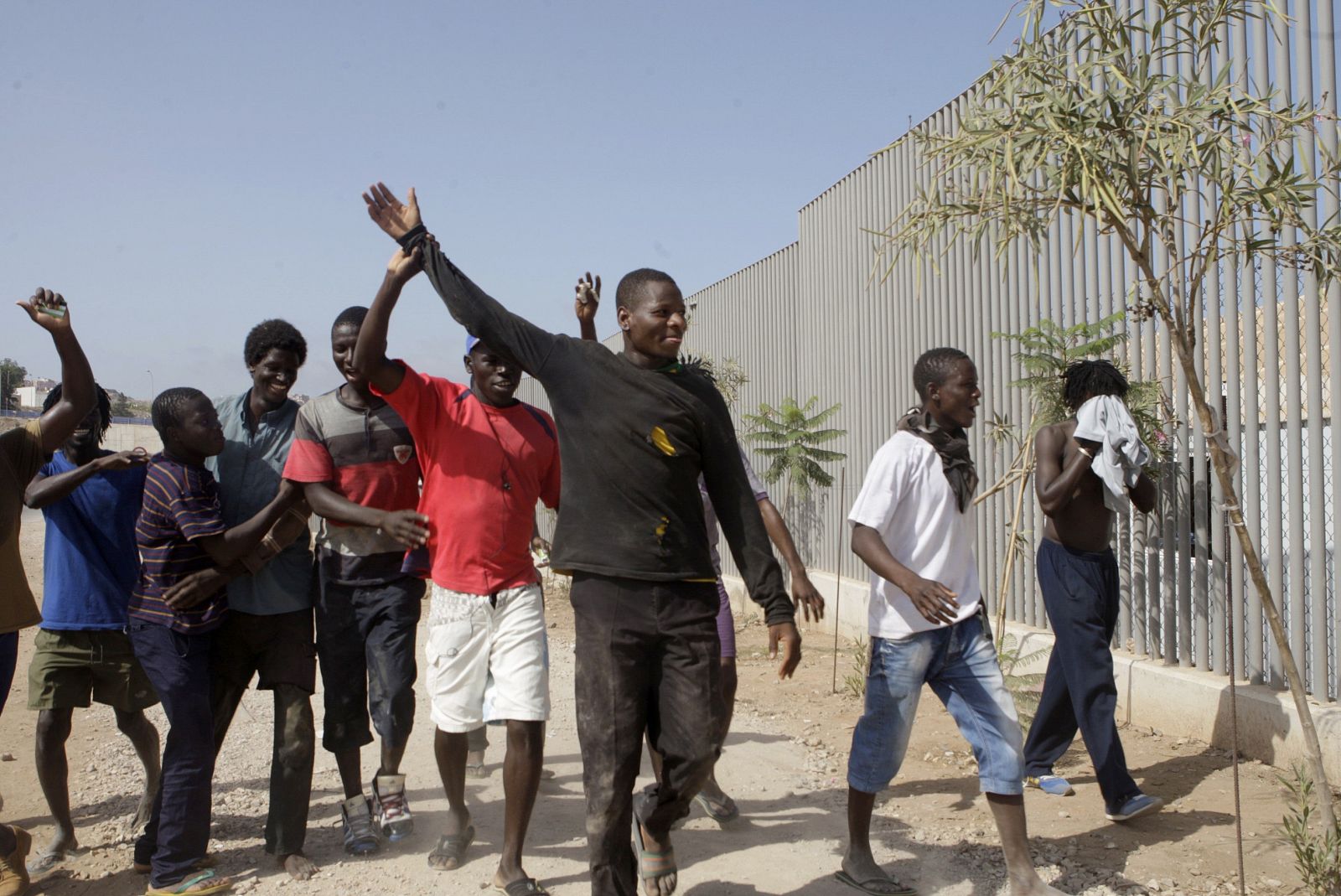 Un grupo de inmigrantes subsaharianos que saltaron la valla de Melilla, el pasado 4 de septiembre.