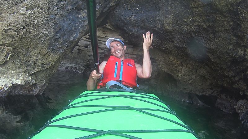 Practicando kayak en s'Albufera d'Es Grau