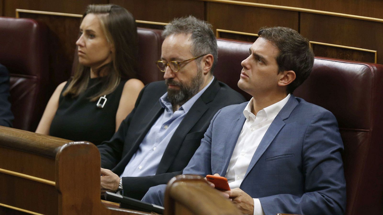 Los diputados de Ciudadanos, Albert Rivera, Juan Carlos Girauta y Melisa Rodríguez, durante el pleno del Congreso