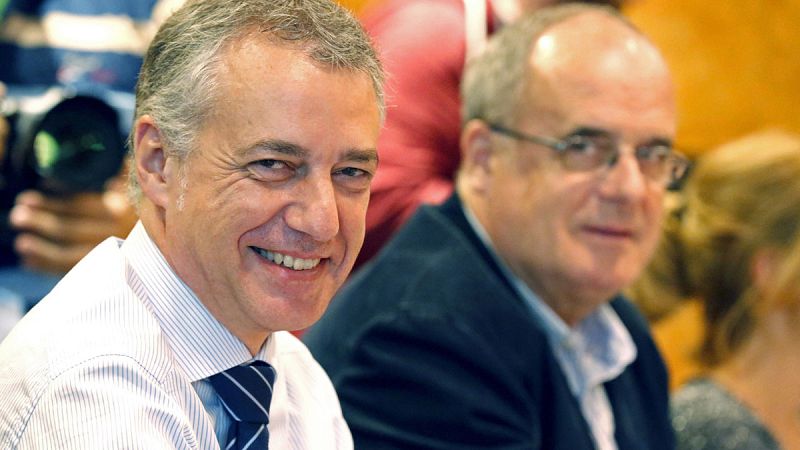El lehendakari Iñigo Urkullu (i) junto al dirigente Joseba Egibar.