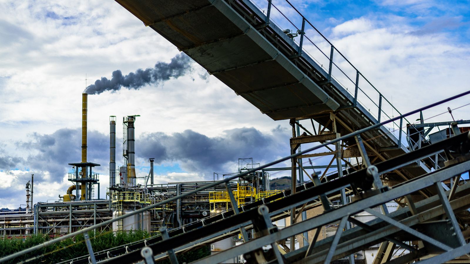 Para combatir el cambio climático, el objetivo es limitar a dos grados centígrados el crecimiento de la temperatura media del planeta a finales de siglo.