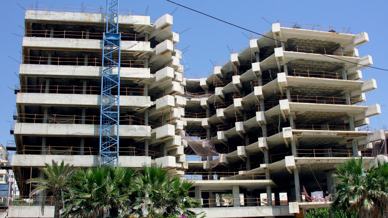 Imagen de archivo de viviendas en construcción en Estepona (Málaga).