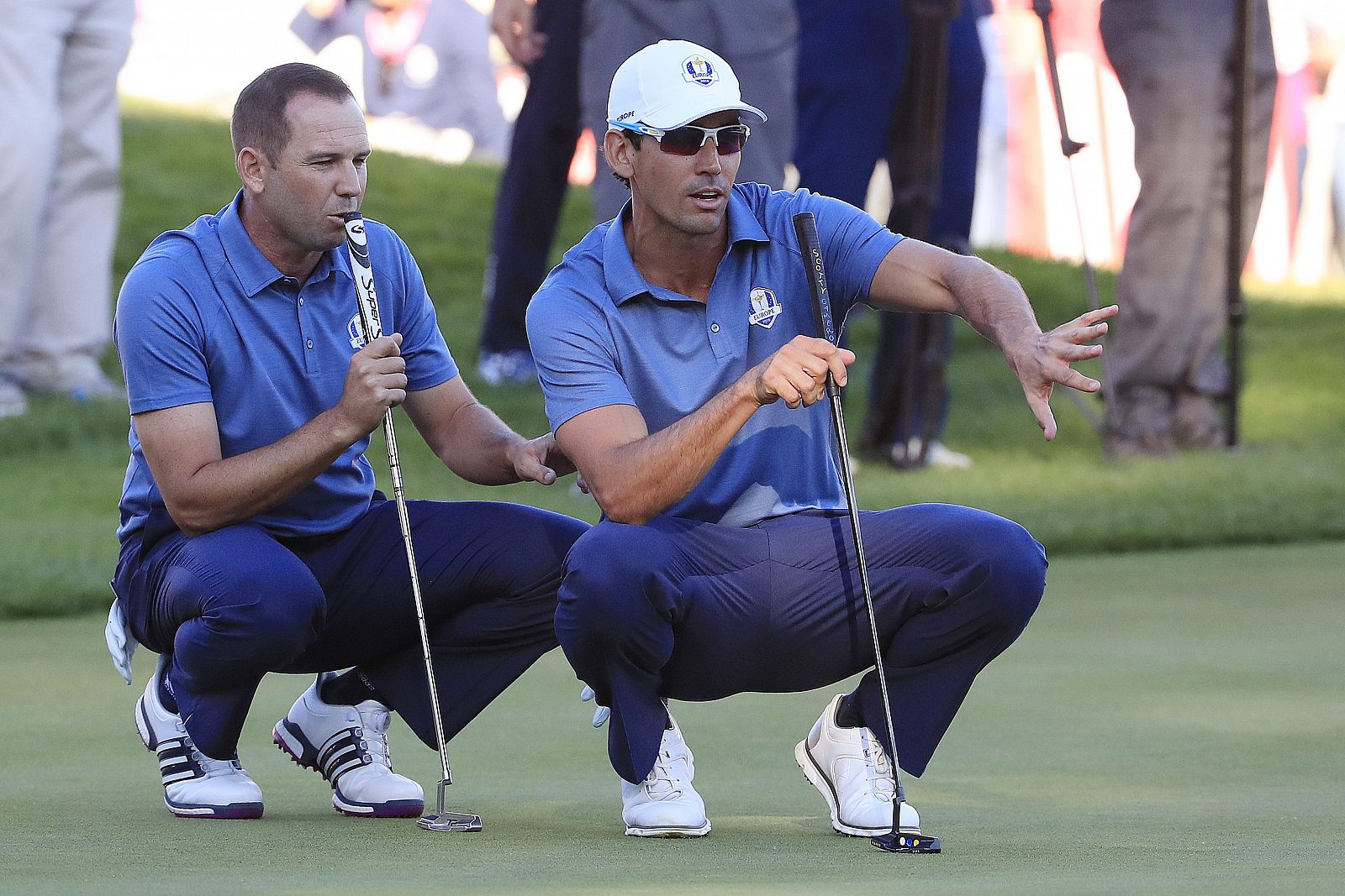 Sergio Garcia y Rafa Cabrera Bello durante su partido en la primera jornada de la Ryder Cup.