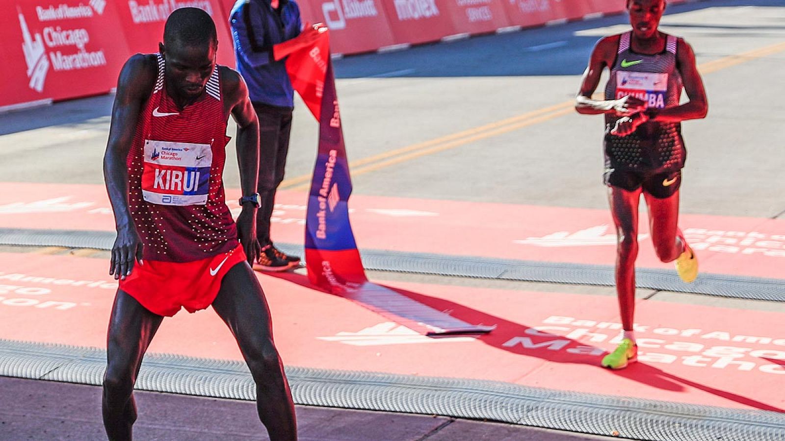 Abel Kirui gana el Maratón de Chicago en 2h11:23