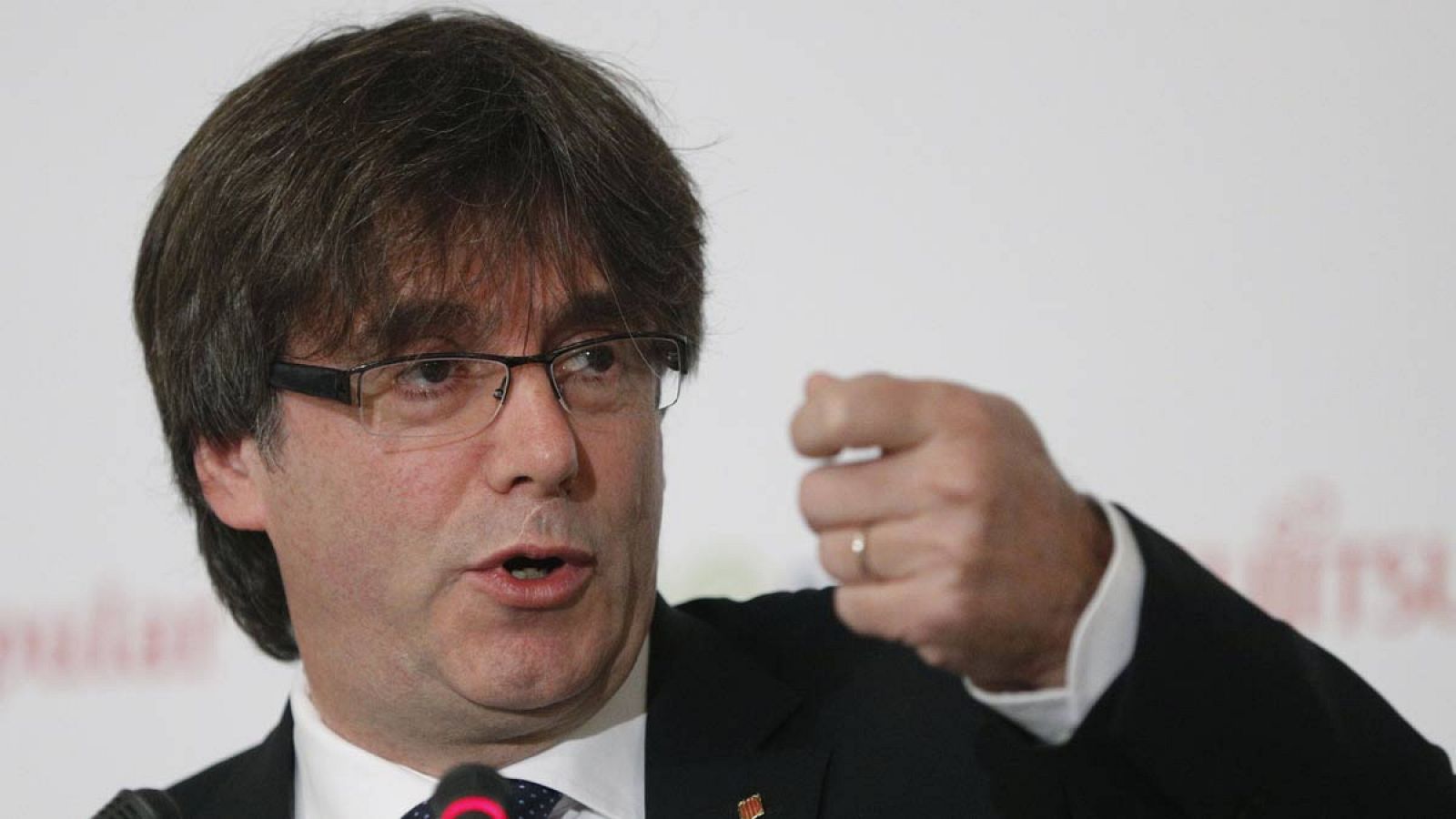 El president Puigdemont, en unos desayunos informativos de Europa Press.