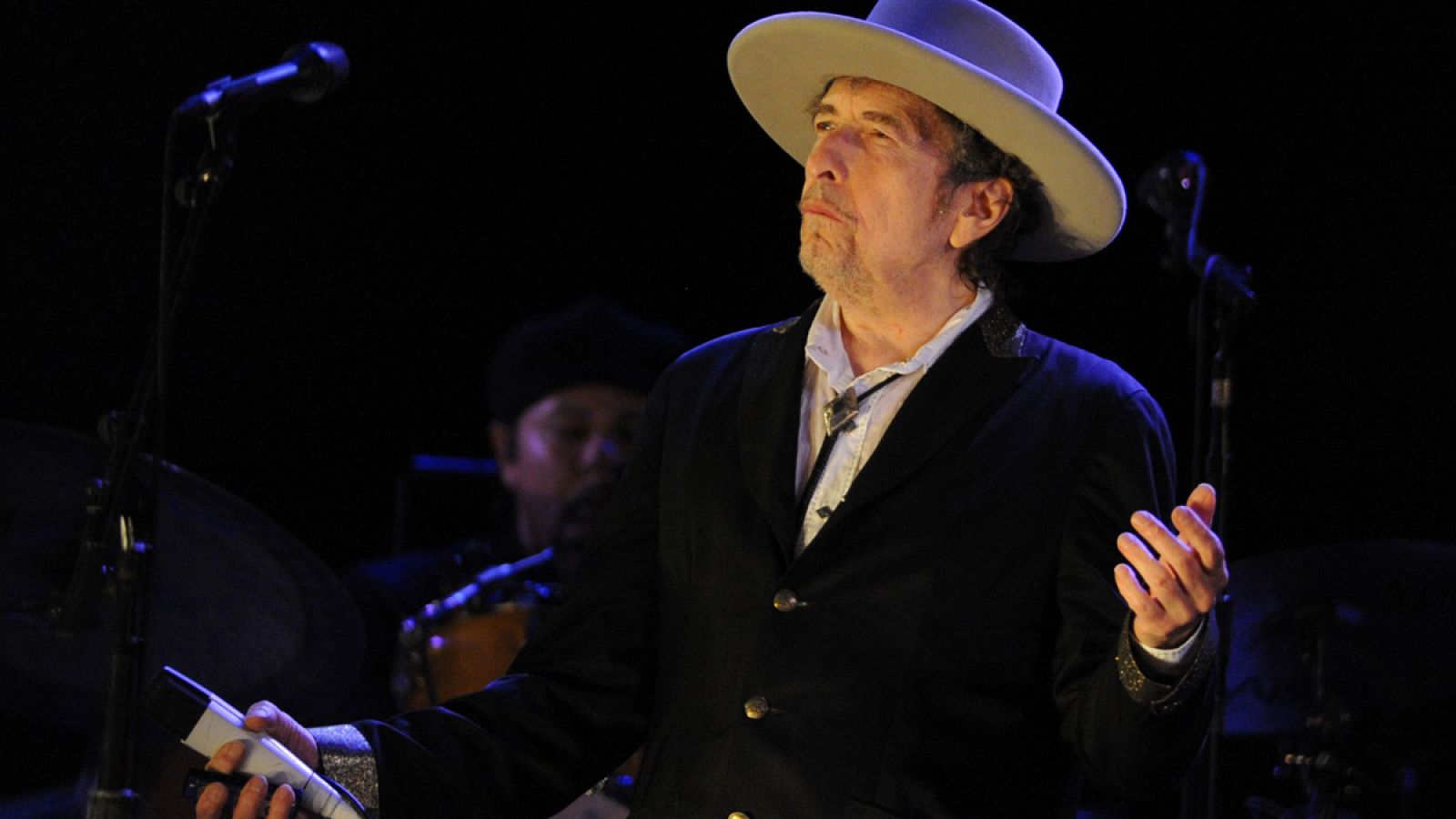 Bob Dylan en una actuación en Francia en 2012.