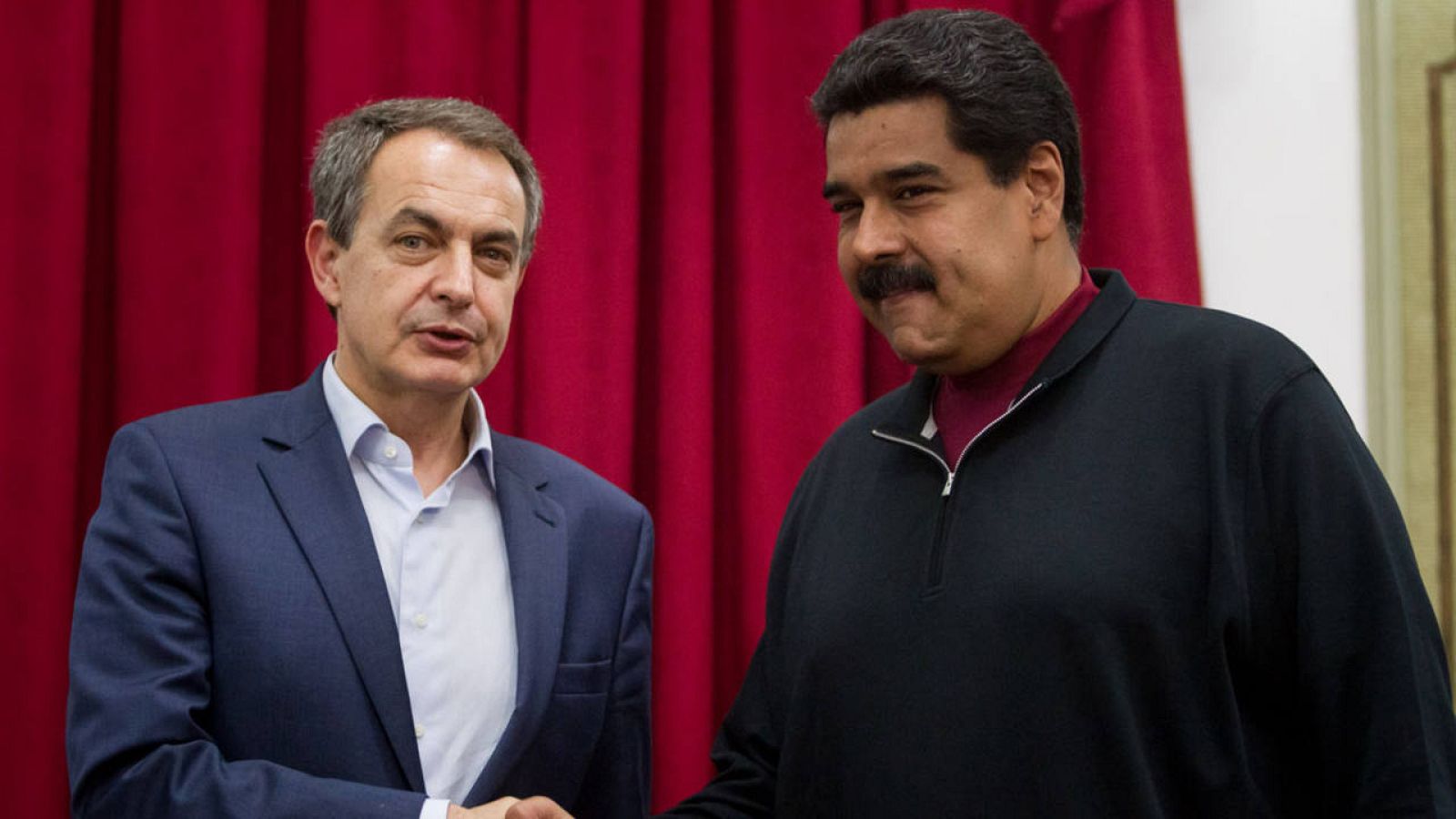 Maduro y Zapatero durante un encuentro en el Palacio de Miraflores (Caracas) en diciembre de 2015.  