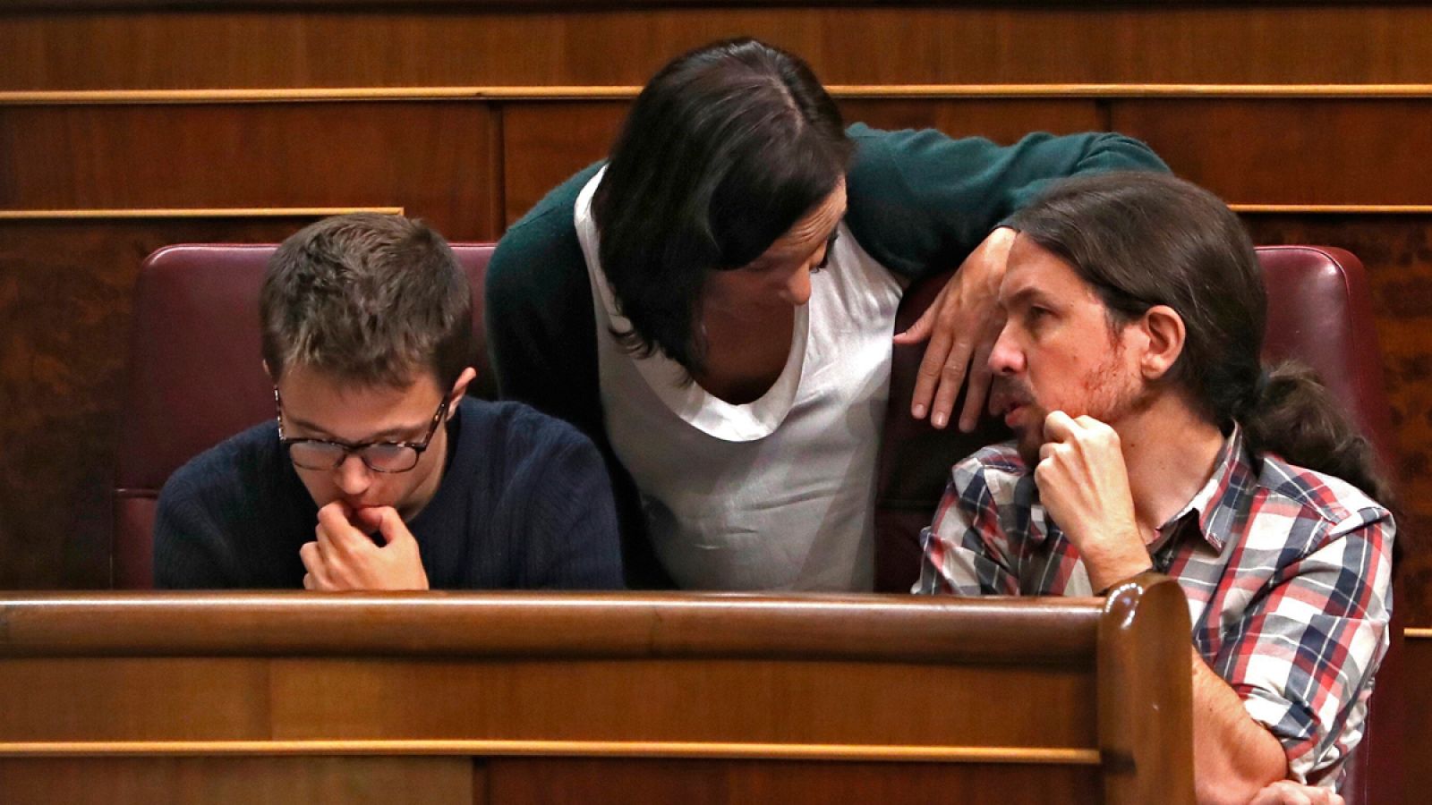 Los diputados de Unidos Podemos, Íñigo Errejón, Carolina Bescansa y Pablo Iglesias, en el Congreso de los Diputados.