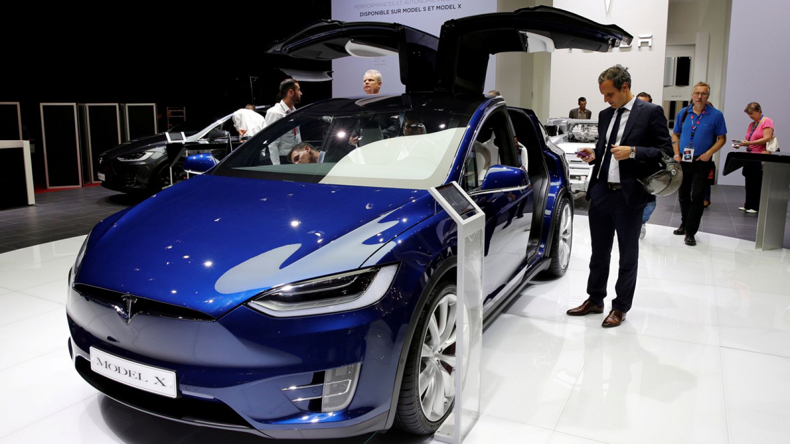 Model X de Tesla, en el Salón del automóvil de París 2016.
