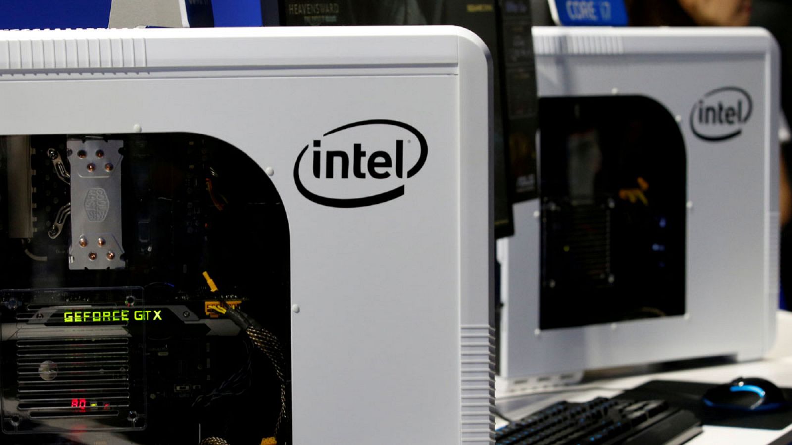 Ordenadores con el logo de Intel