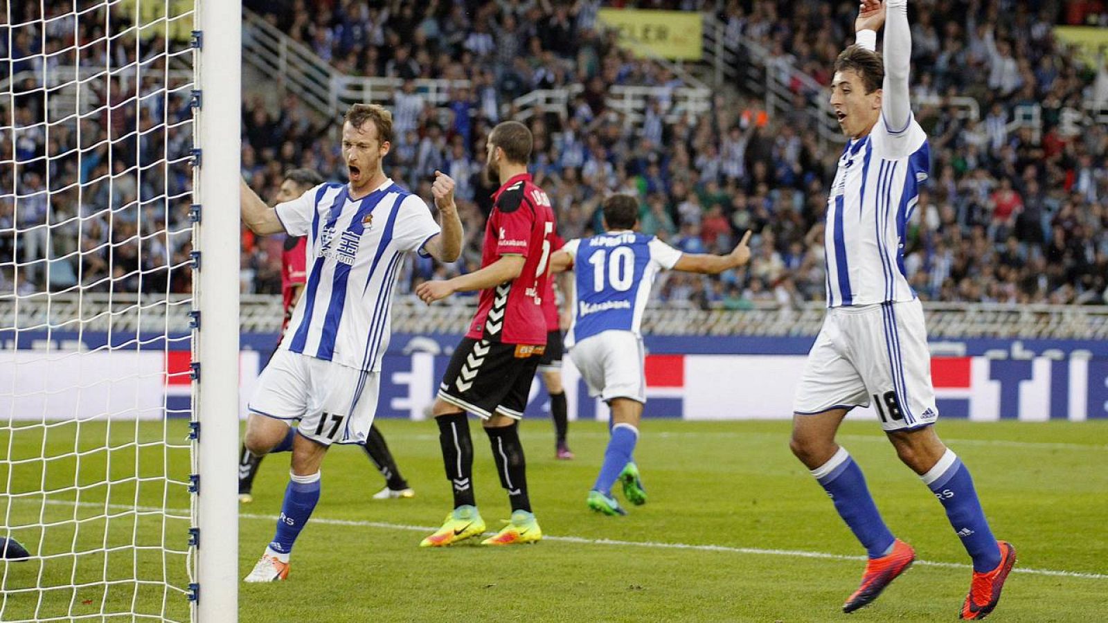 La Real Sociedad se lleva con comodidad el derbi vasco 