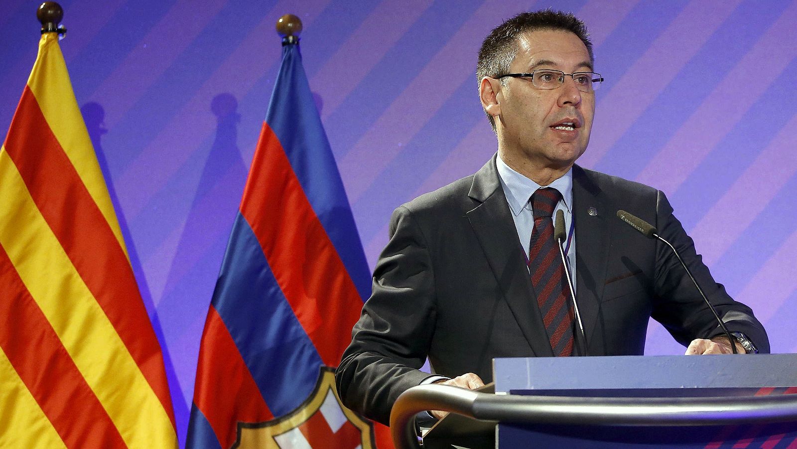 El presidente del FC Barcelona, Josep María Bartomeu, durante su intervención