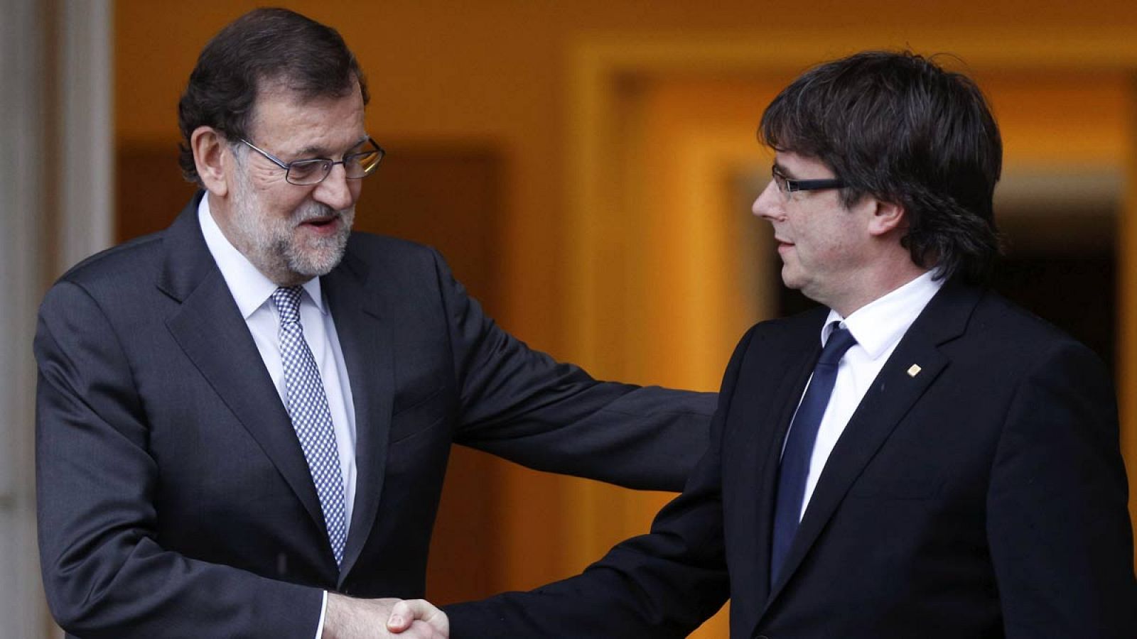 Rajoy y Puigdemont en el encuentro que mantuvieron en abril de 2016.