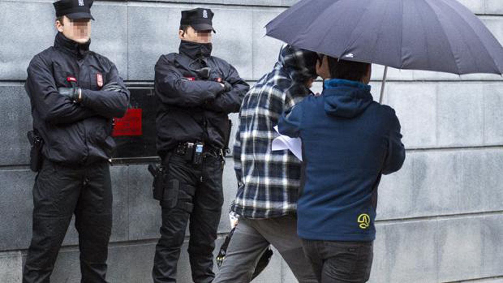 Tras la agresión, hubo momentos de tensión en Alsasua entre miembros de Covite y manifestantes contra la Guardia Civil