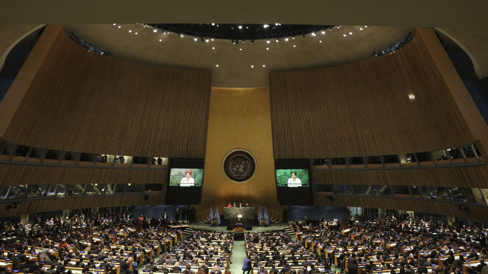 Fotografía de archivo del 22 de abril de 2016 del acto de la firma del Acuerdo de París contra el cambio climático en la sede de la Naciones Unidas de Nueva York.