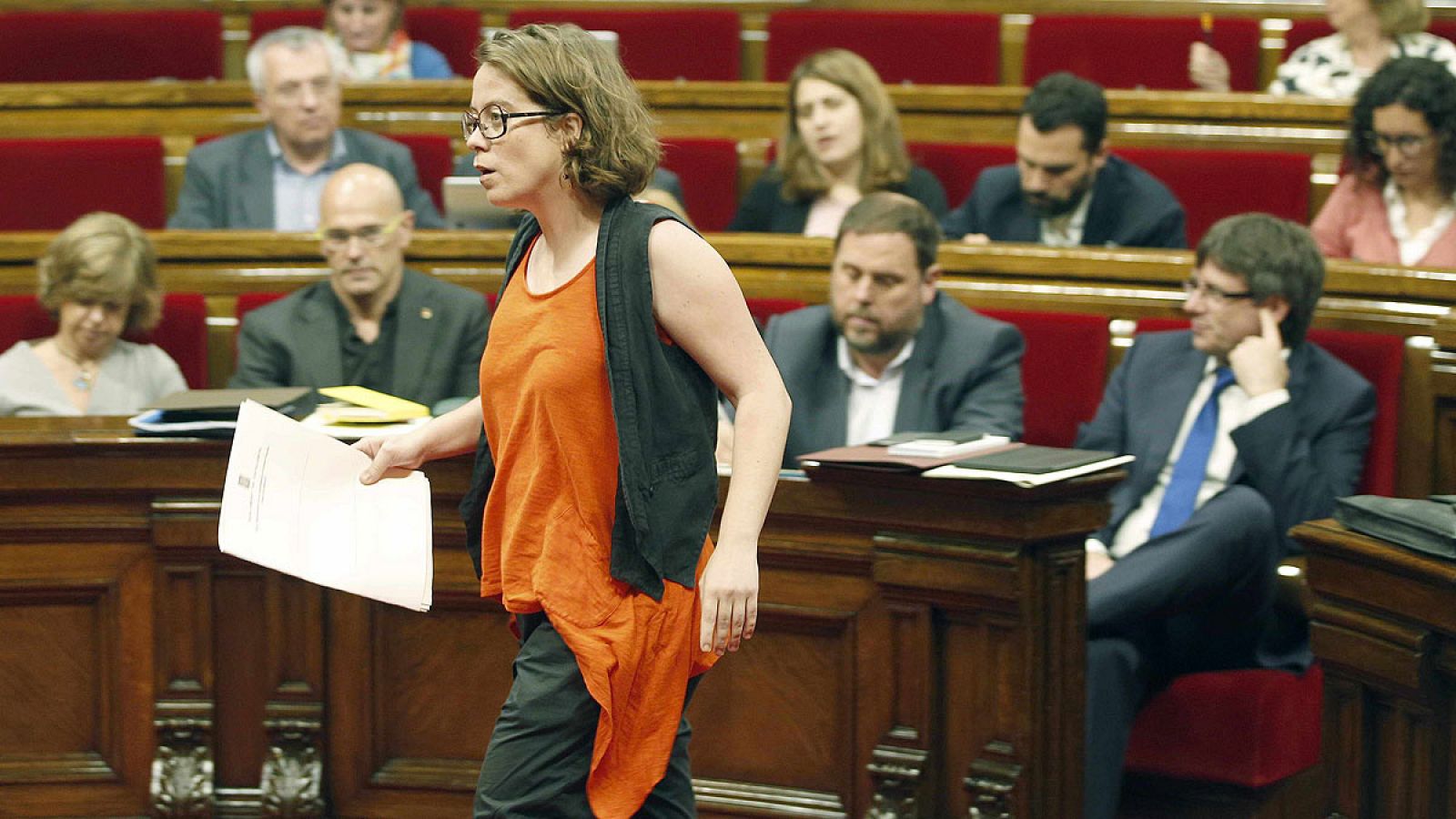 La diputada de la CUP, Eulalia Reguant, en el Parlament de Cataluña