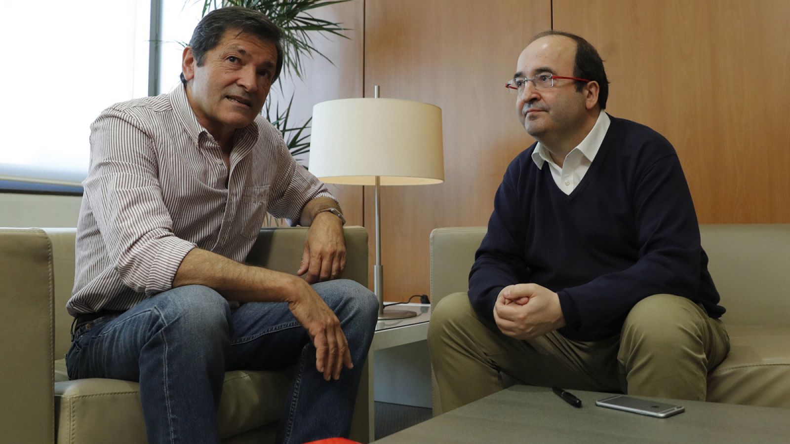 Fernández e Iceta se reúnen en Ferraz para abordar la relación PSOE-PSC