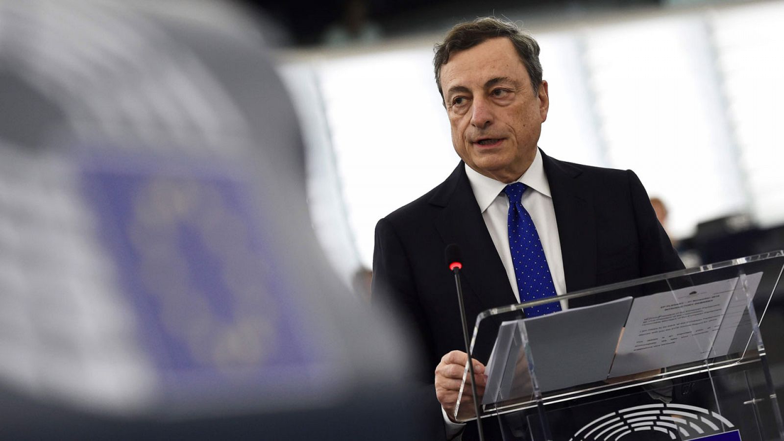 El presidente del Banco Central Europeo, Mario Draghi, en el Parlamento de la UE